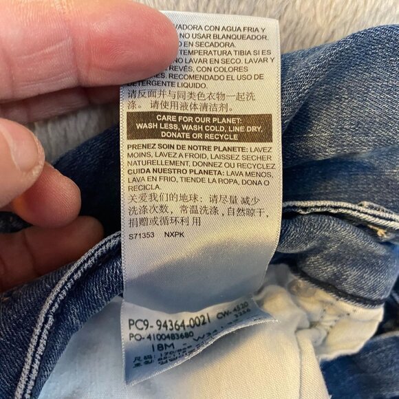 Signature By Levi Womans Jeans 18M 34x32 Mid-Rise Bootcut Hem Frayed - Picture 14 of 14